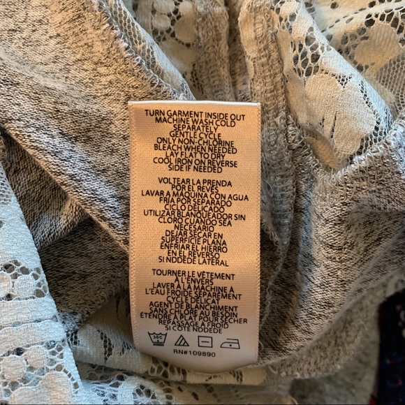 Seven7 size 1X Light Gray Sweater with Lace Trim. - Picture 5 of 6